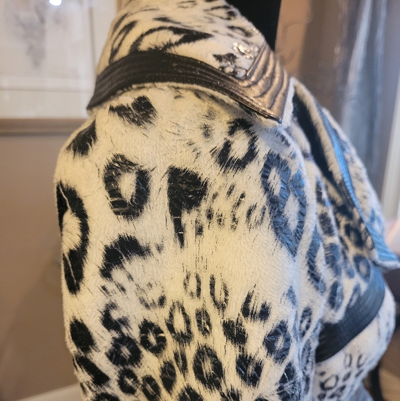 Bebe Snow Leopard Print Faux Fur Jacket Designer Celebrity Luxury #734 - Picture 6 of 16